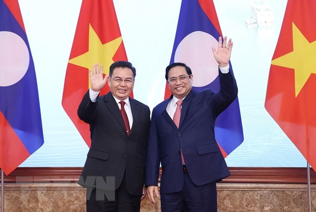Vietnam ready to assist Laos in fight against COVID-19 PM